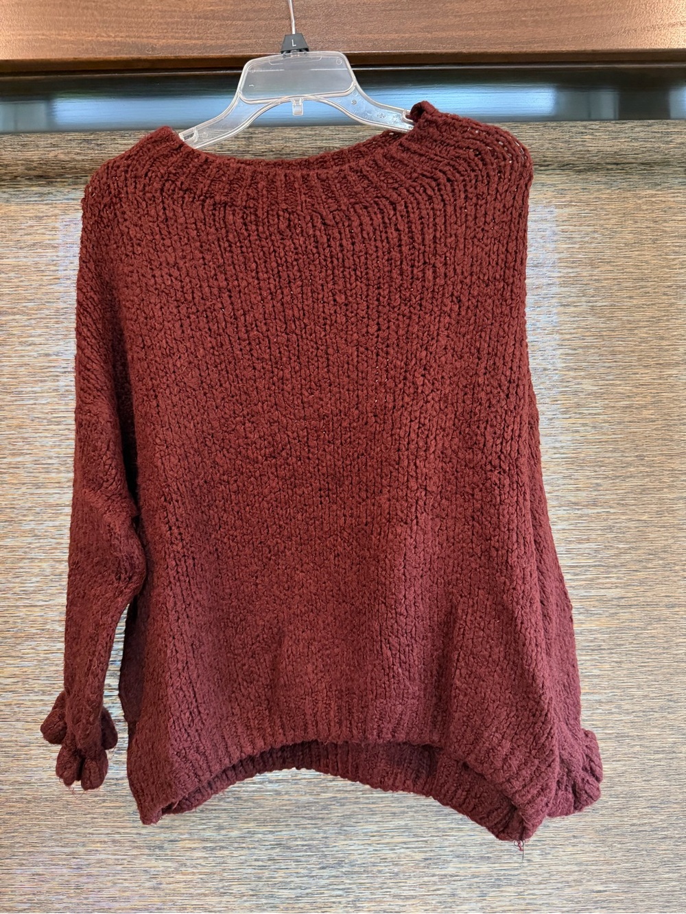 Algo Bonito Plush Crewneck Chenille Sweater in Burgundy Large